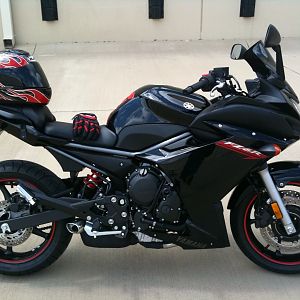 Black and Red FZ6r